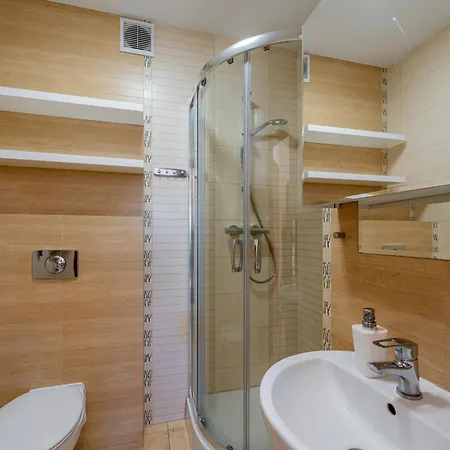 Wooden Sun Seasons 24 In Close To The By Renters Apartmán *